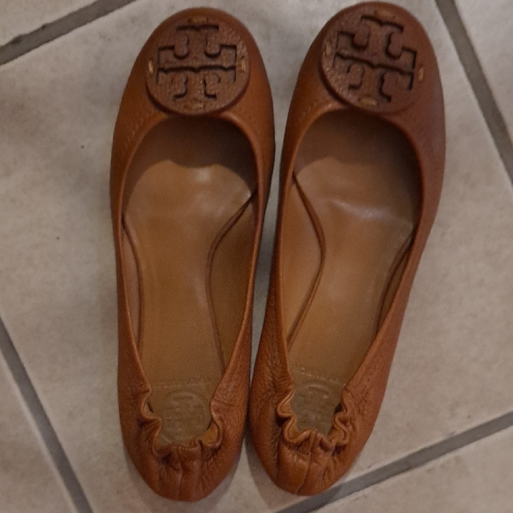 Tory Burch Reva Brown Leather Flats with Signature Logo